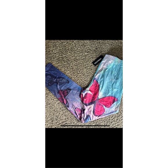 Beautiful Tie-Die butterfly leggings with elastic waist - Picture 1 of 11